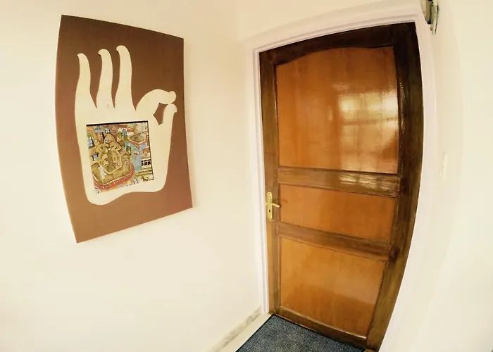 Over Easy Hostel *